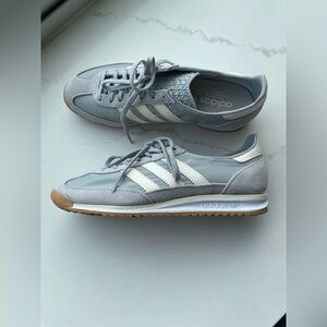 Adidas Women's SL-72 Gray & White Sneakers. Size 8.5. BRAND NEW WITHOUT TAG.